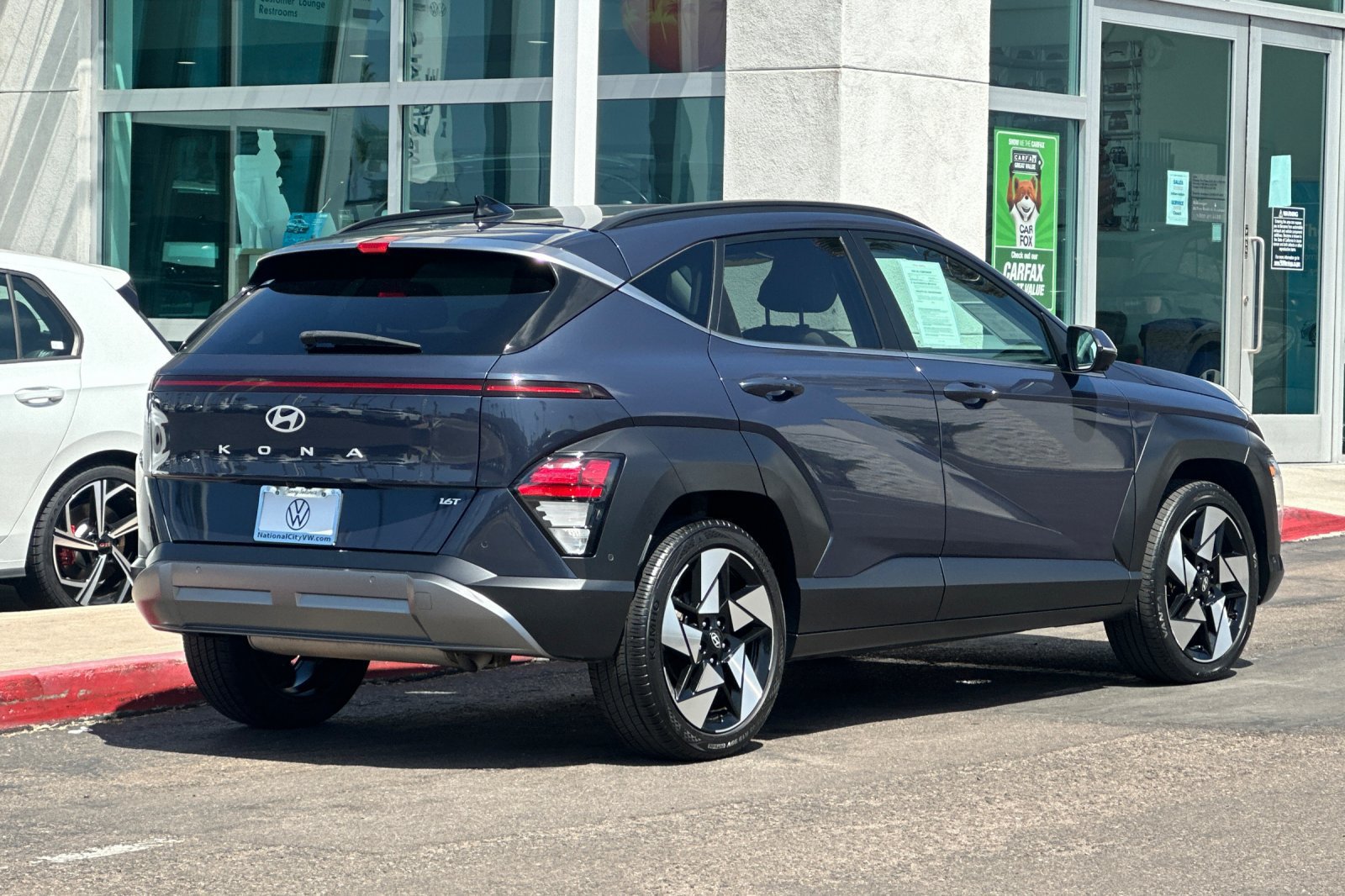 Used 2024 Hyundai Kona Limited FWD image 4