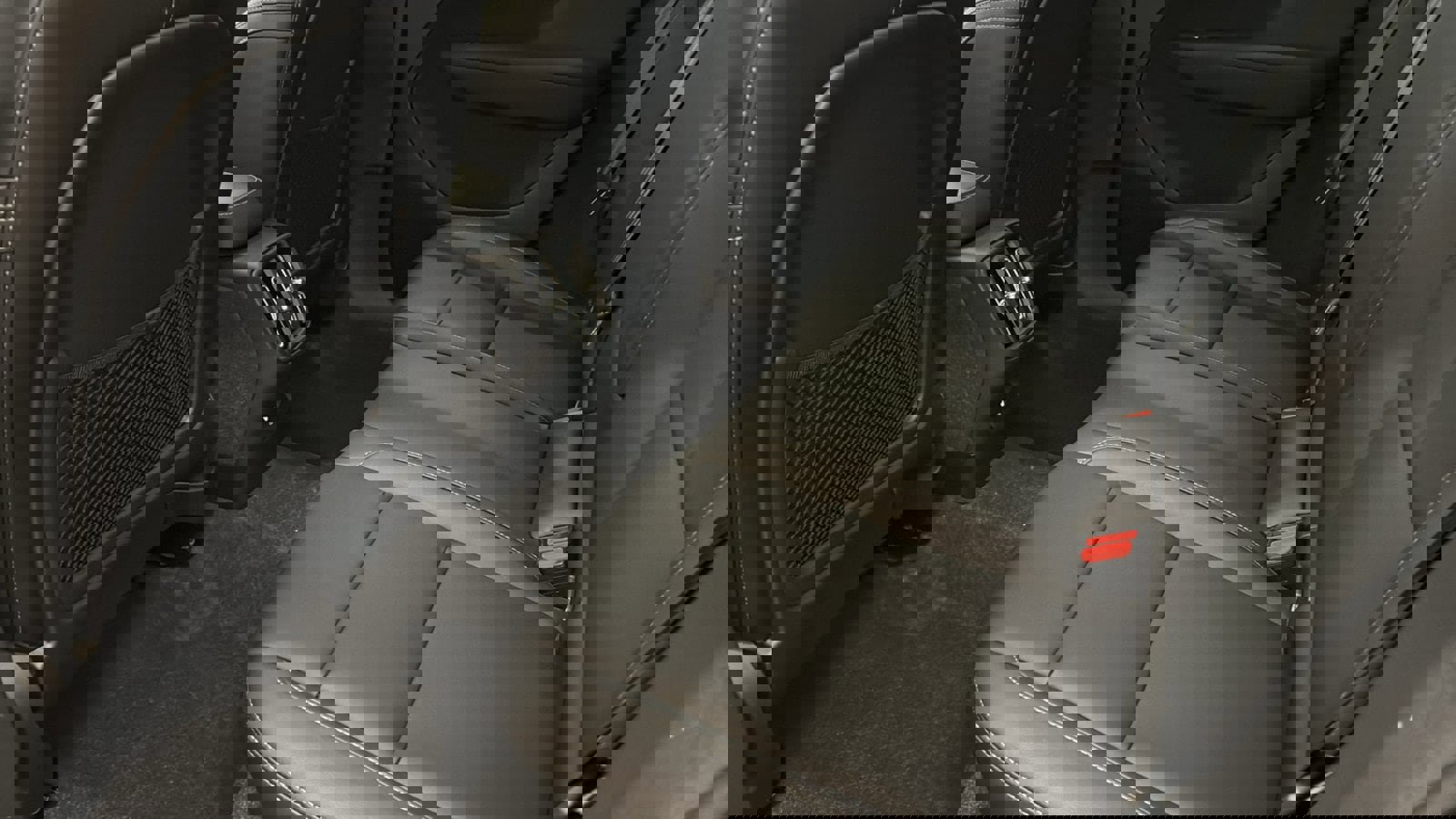 Used 2026 Volvo XC40 B5 Ultra w/ Protection Package Premier image 27