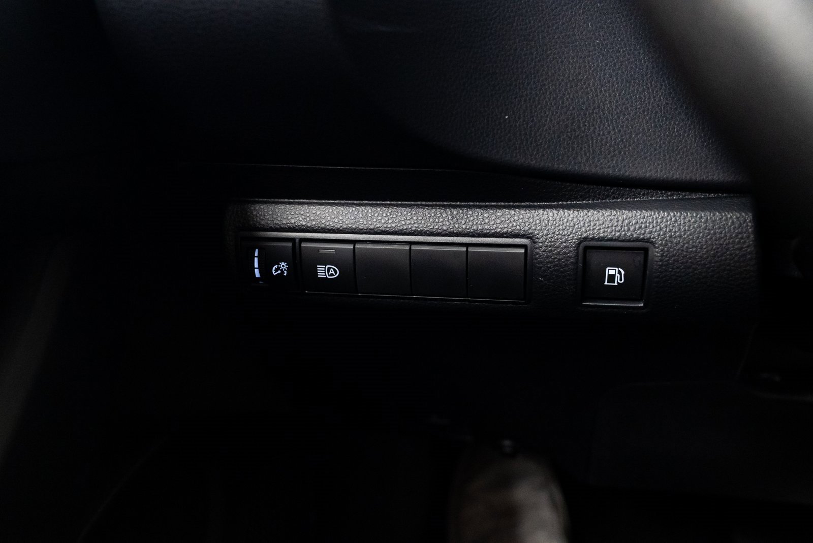 Used 2025 Toyota Corolla LE image 13