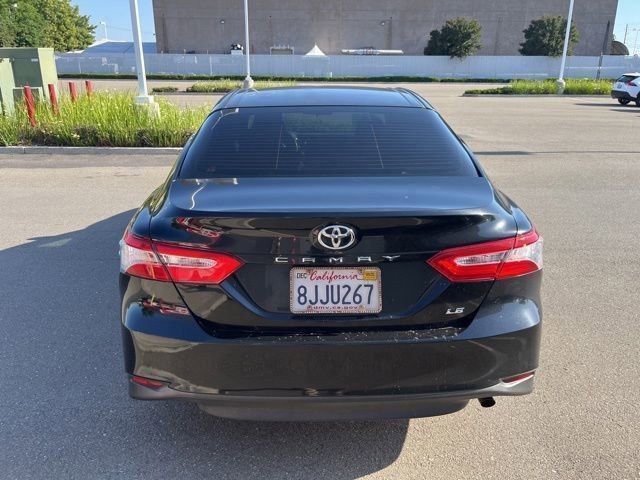 Used 2018 Toyota Camry LE FWD image 6