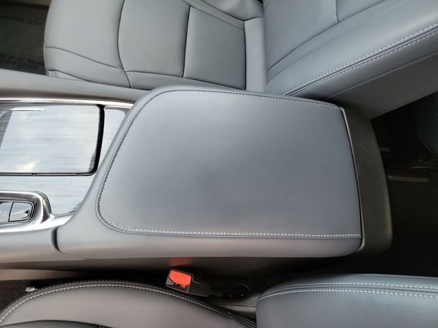 Used 2023 Buick Enclave Essence AWD/4WD image 24
