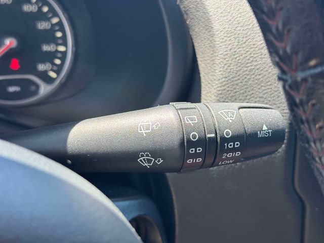 Used 2017 Jeep Renegade Trailhawk AWD/4WD image 27