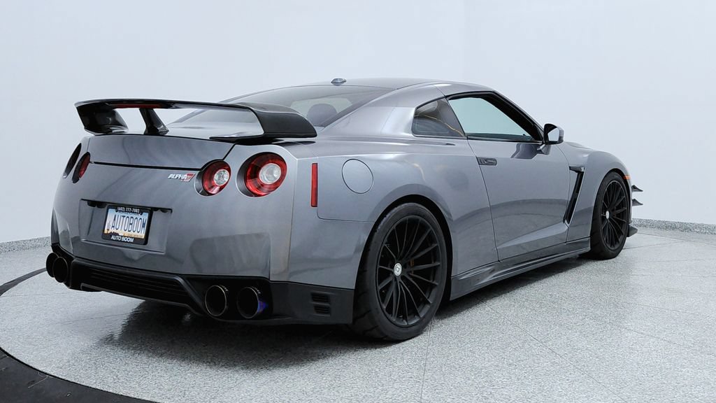 Used 2015 Nissan GT-R Premium AWD/4WD image 5
