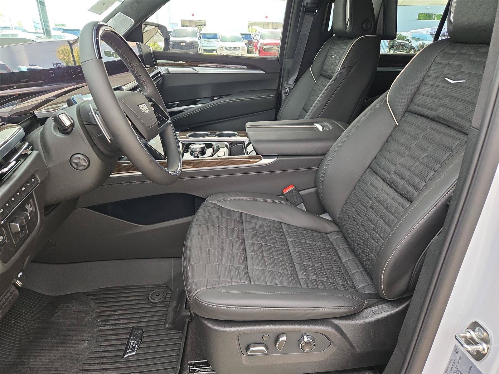 New 2026 Cadillac Escalade ESV Platinum Sport w/ LPO, ONYX Package AWD/4WD image 28