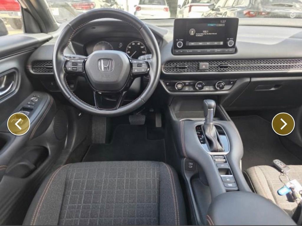 Used 2025 Honda HR-V Sport image 7