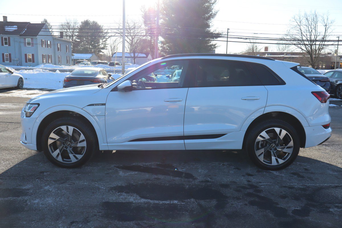 Used 2021 Audi e-tron Premium w/ Convenience Plus Package image 8