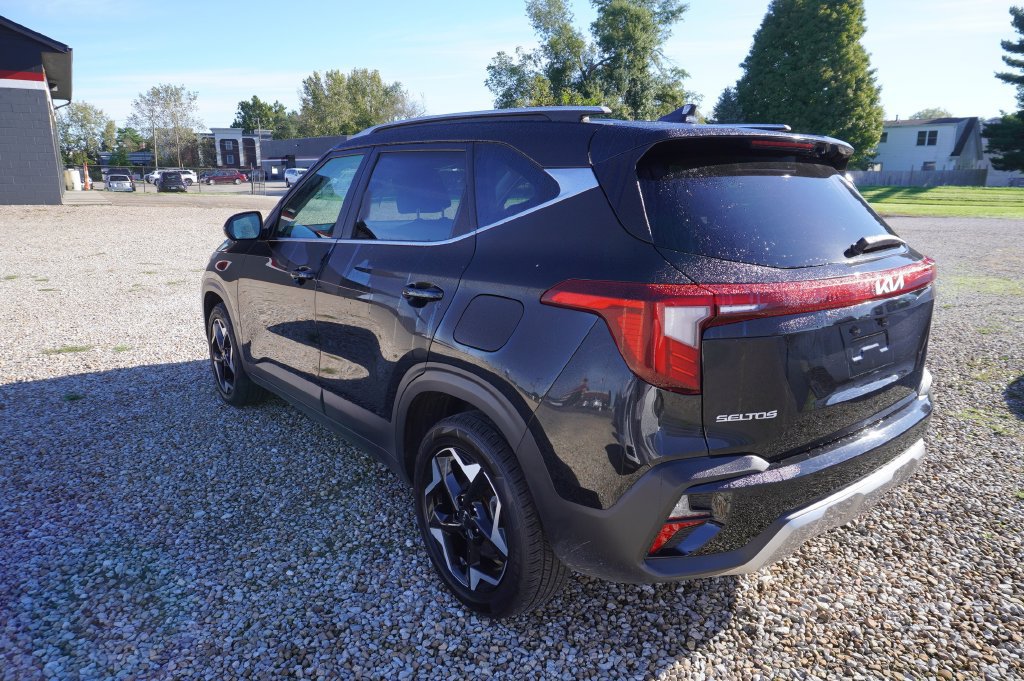 Used 2025 Kia Seltos EX AWD/4WD image 5