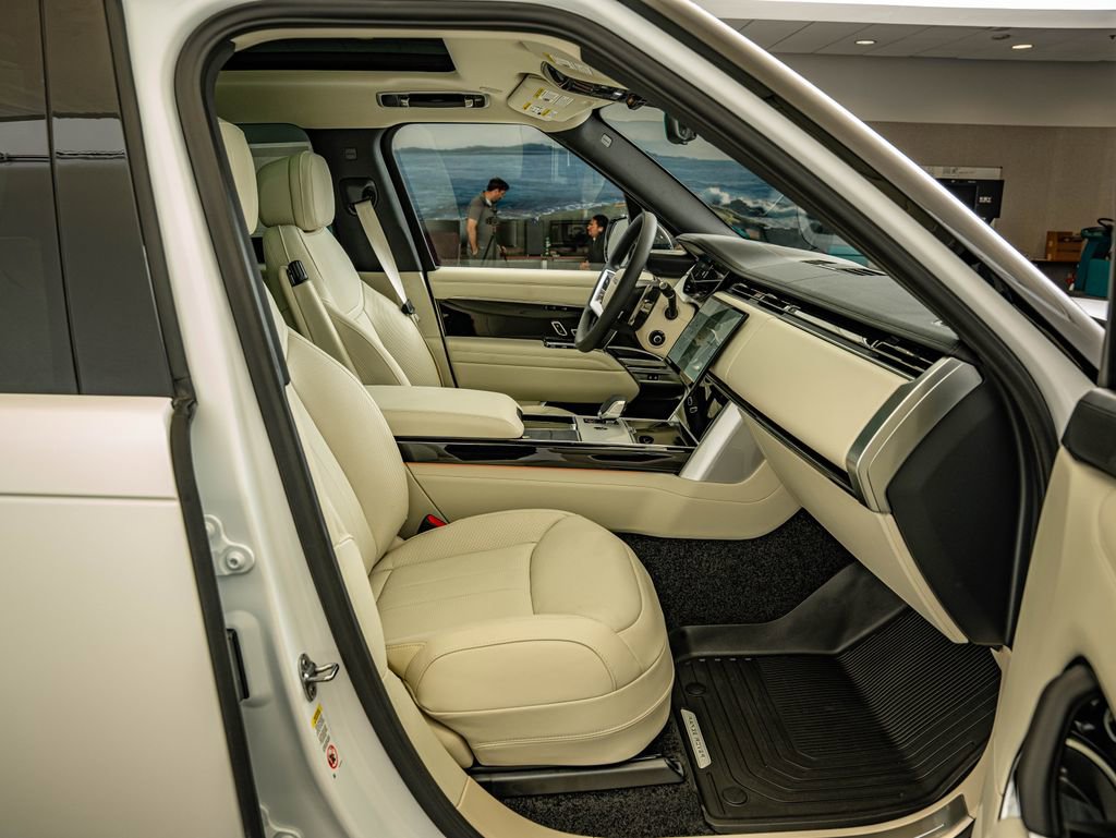 New 2026 Land Rover Range Rover SE AWD/4WD image 34