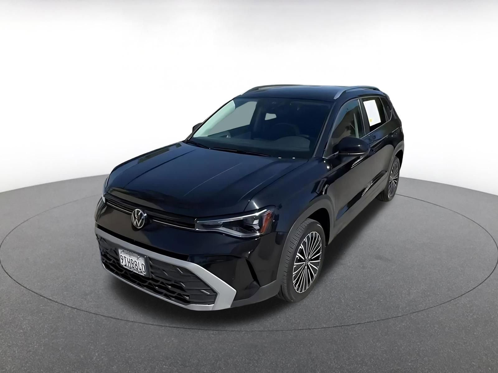 Used 2025 Volkswagen Taos SE FWD image 7