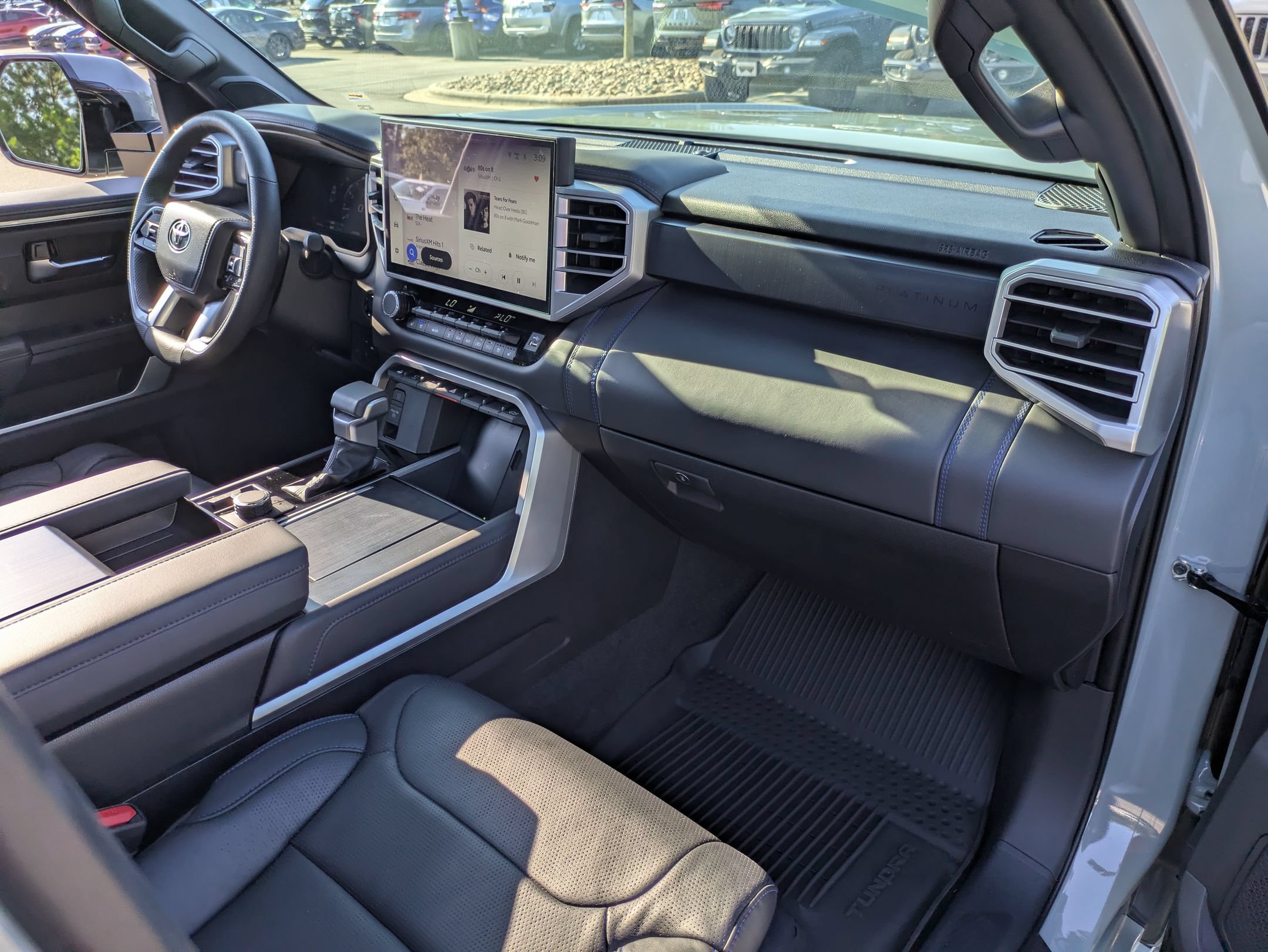 Used 2025 Toyota Tundra Platinum AWD/4WD image 41