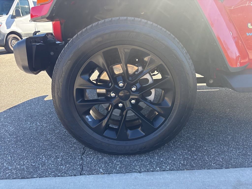 Used 2021 Jeep Wrangler Unlimited Sahara w/ Cold Weather Group image 13