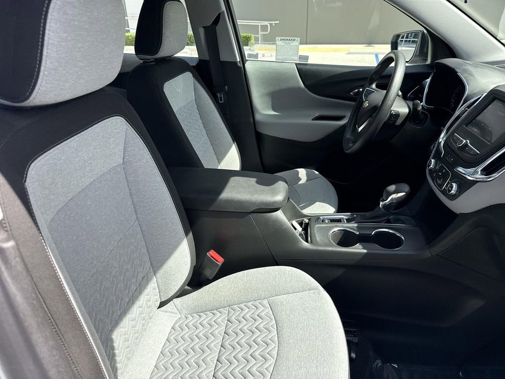 Used 2022 Chevrolet Equinox LS image 25