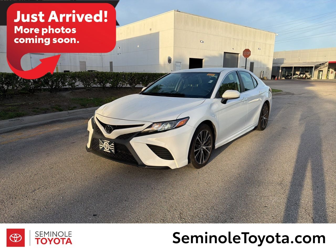 Used 2020 Toyota Camry SE FWD video 1