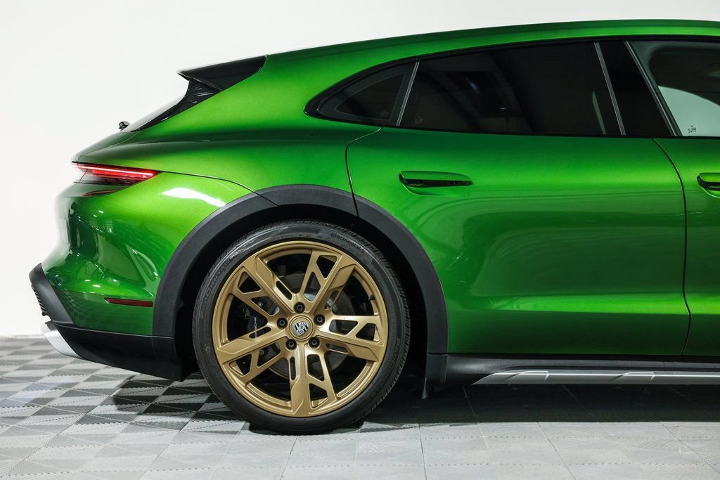 Used 2023 Porsche Taycan 4S AWD/4WD image 2