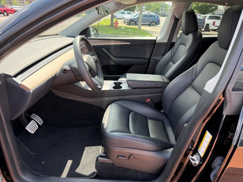 Used 2023 Tesla Model Y Long Range AWD/4WD image 11