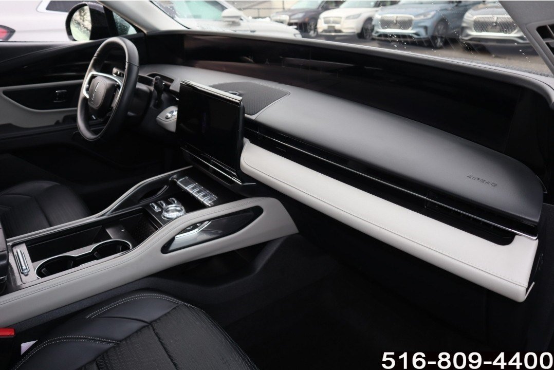Used 2025 Lincoln Nautilus Reserve AWD/4WD image 25