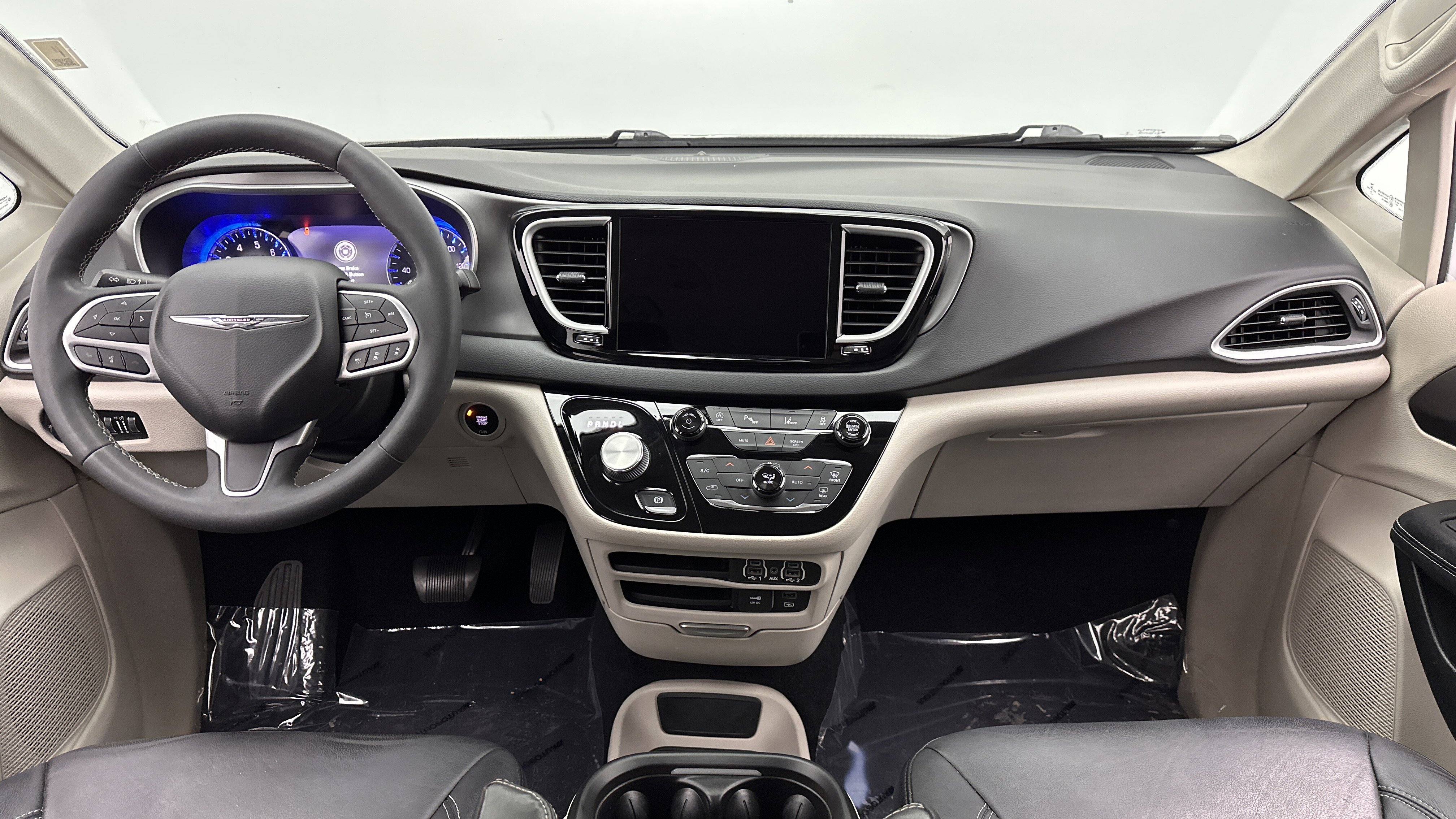 Used 2022 Chrysler Pacifica Touring-L FWD image 25