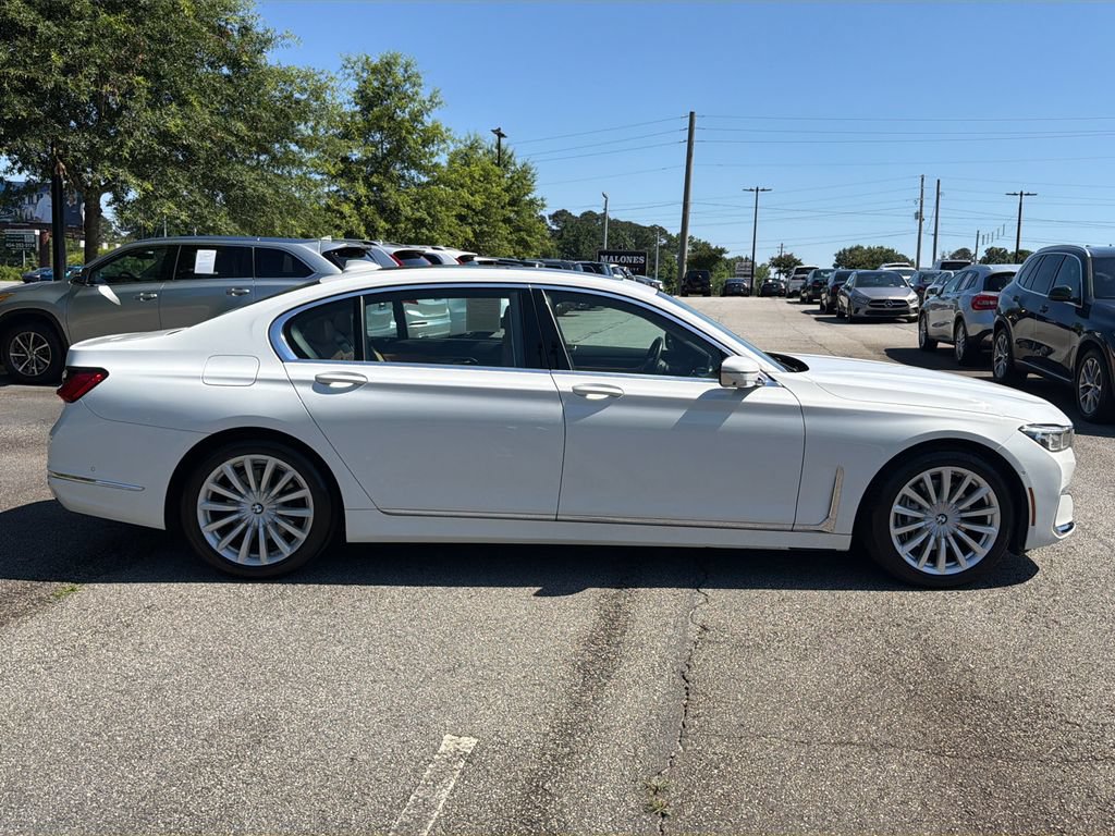 Used 2022 BMW 740i w/ Premium Package RWD image 8