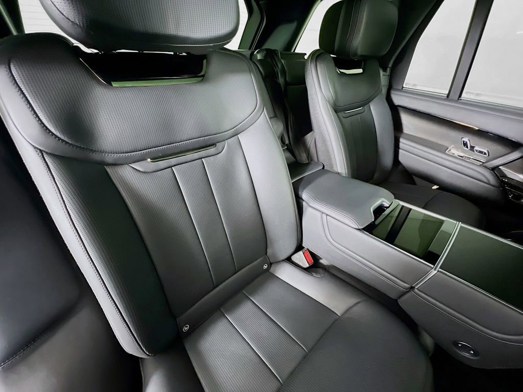 Used 2023 Land Rover Range Rover SV image 30