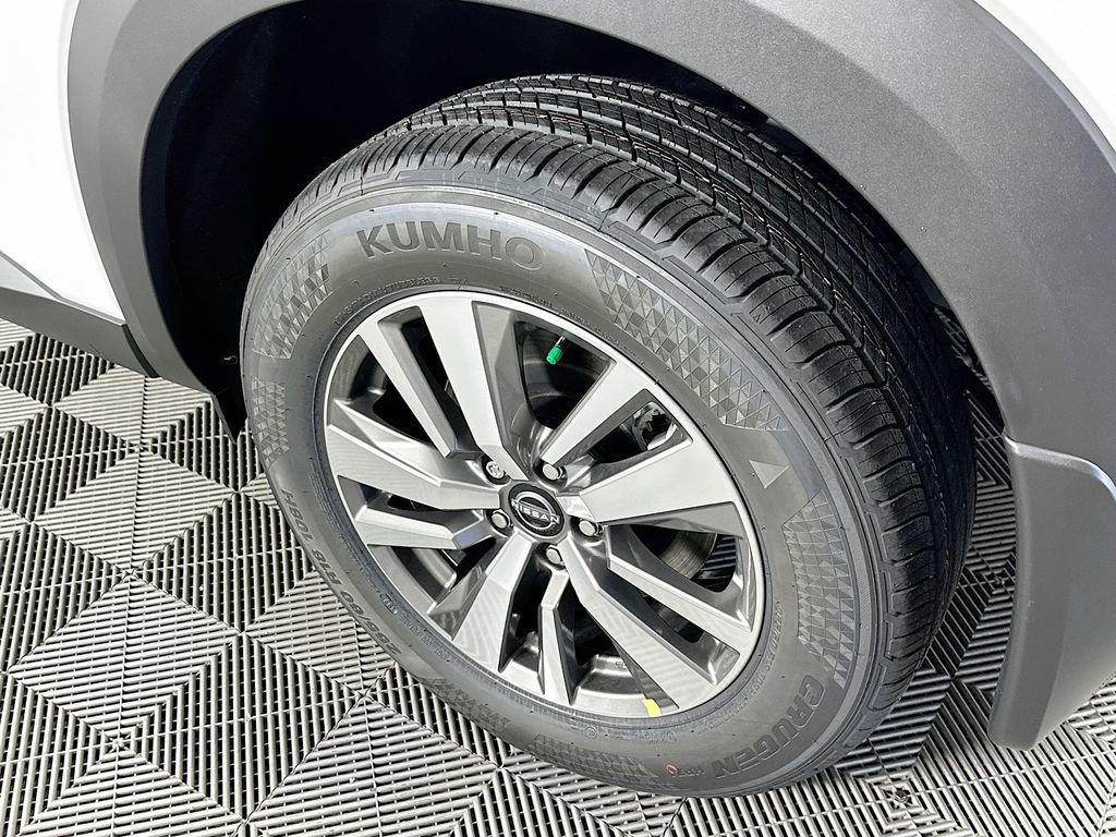 New 2025 Nissan Pathfinder SL w/ Black Appearance Package image 40