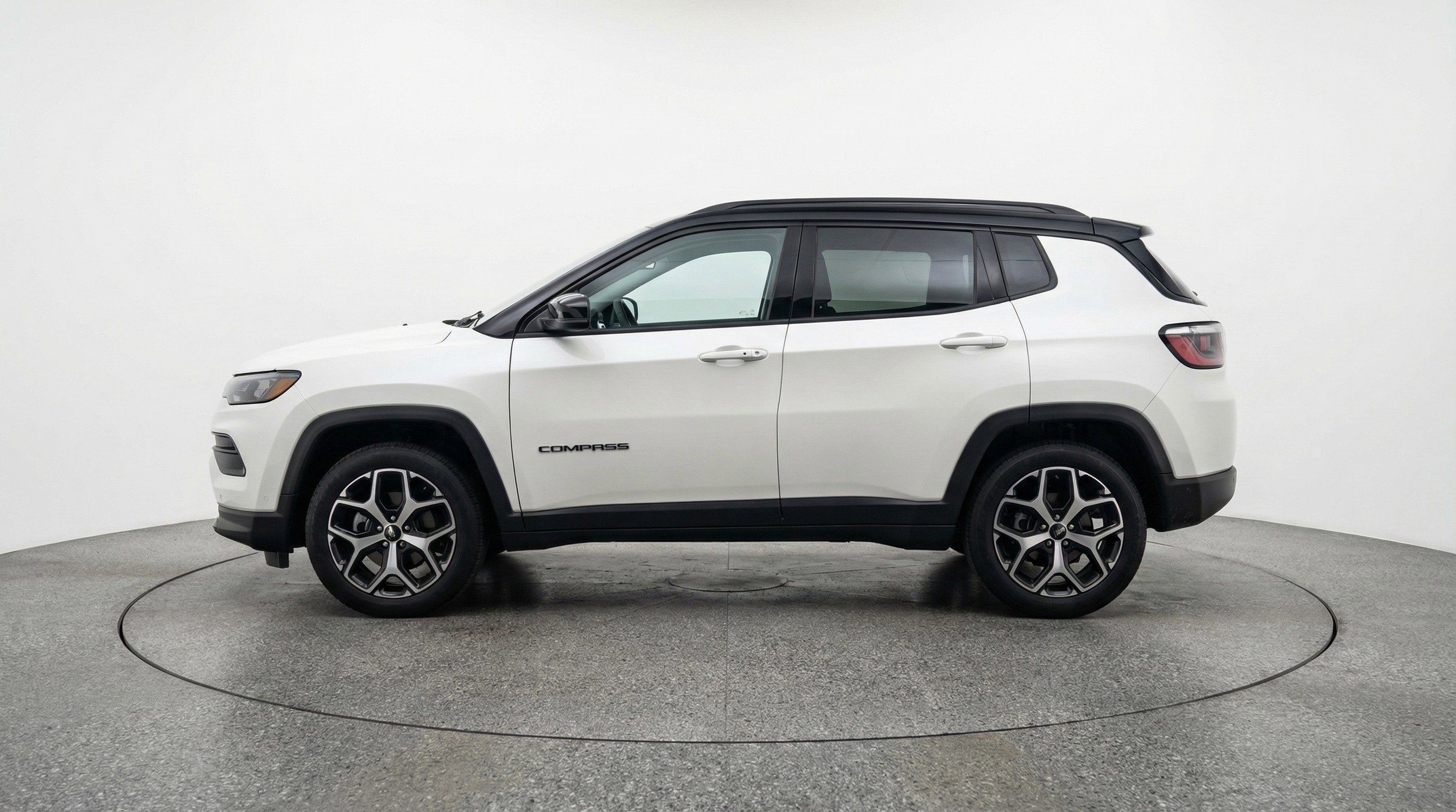 Used 2025 Jeep Compass Limited AWD/4WD image 5