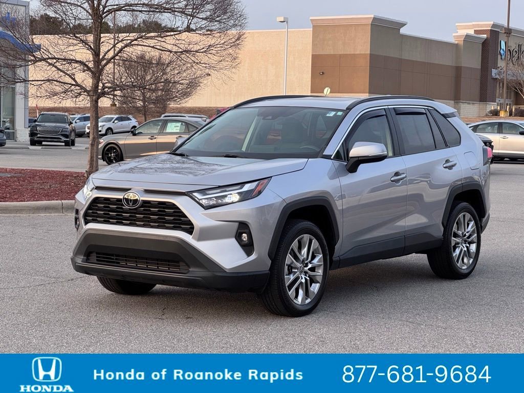 Used 2023 Toyota RAV4 XLE Premium image 2