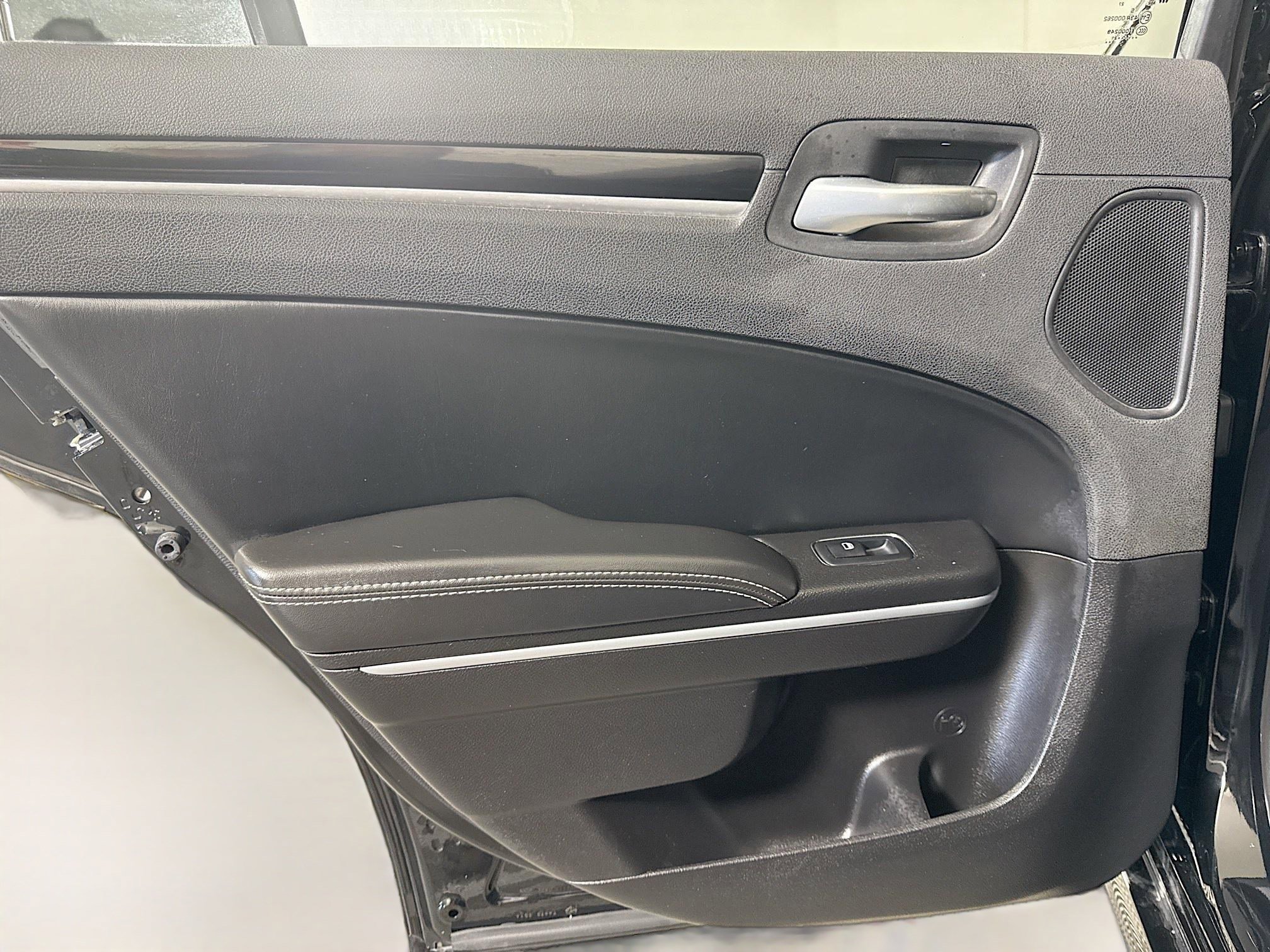Used 2022 Chrysler 300 S w/ Comfort Group RWD image 26