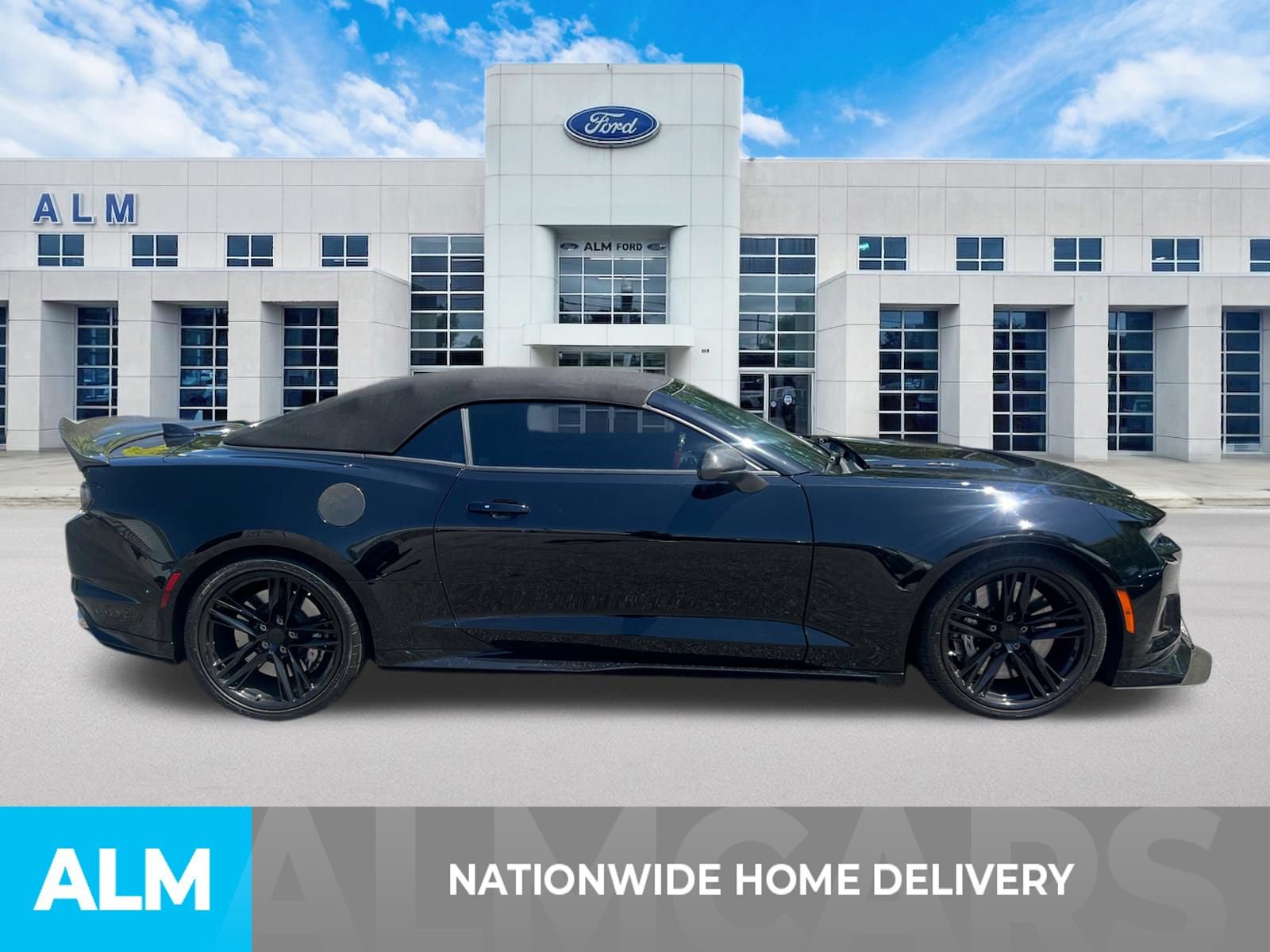 Used 2021 Chevrolet Camaro ZL1 RWD image 4
