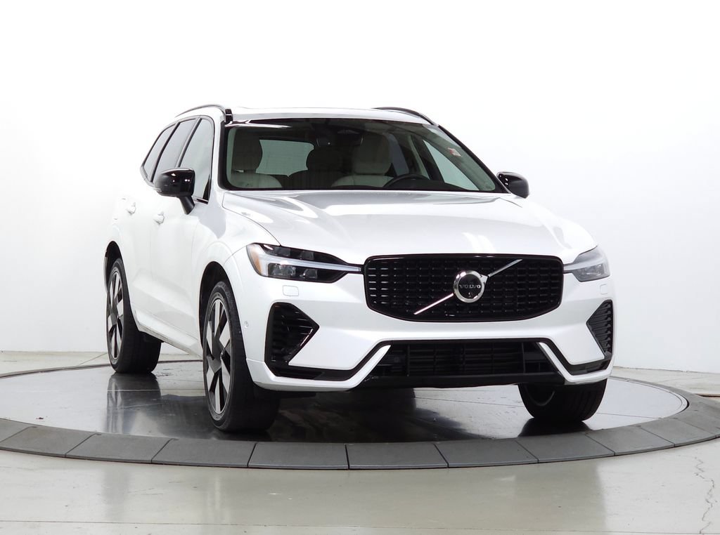 Used 2025 Volvo XC60 T8 Plus w/ Climate Package
