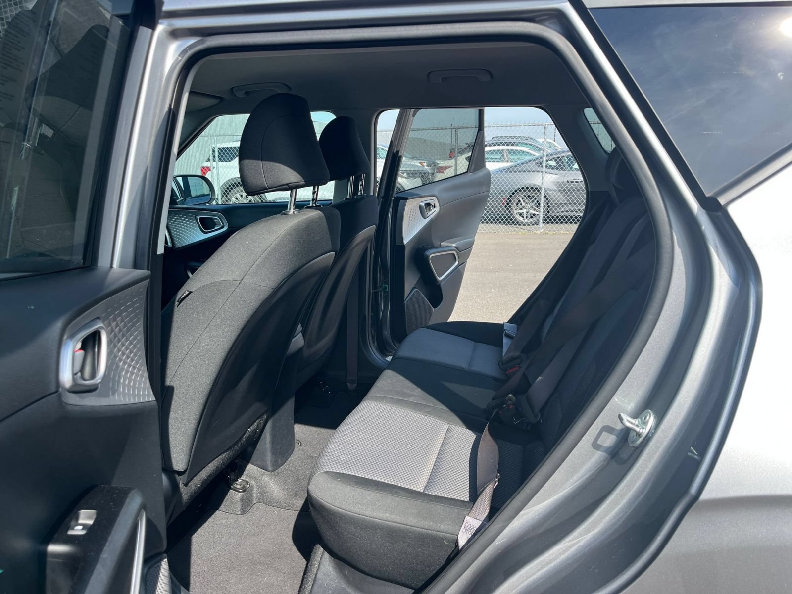 Used 2025 Kia Soul LX w/ LX Technology Package FWD image 22