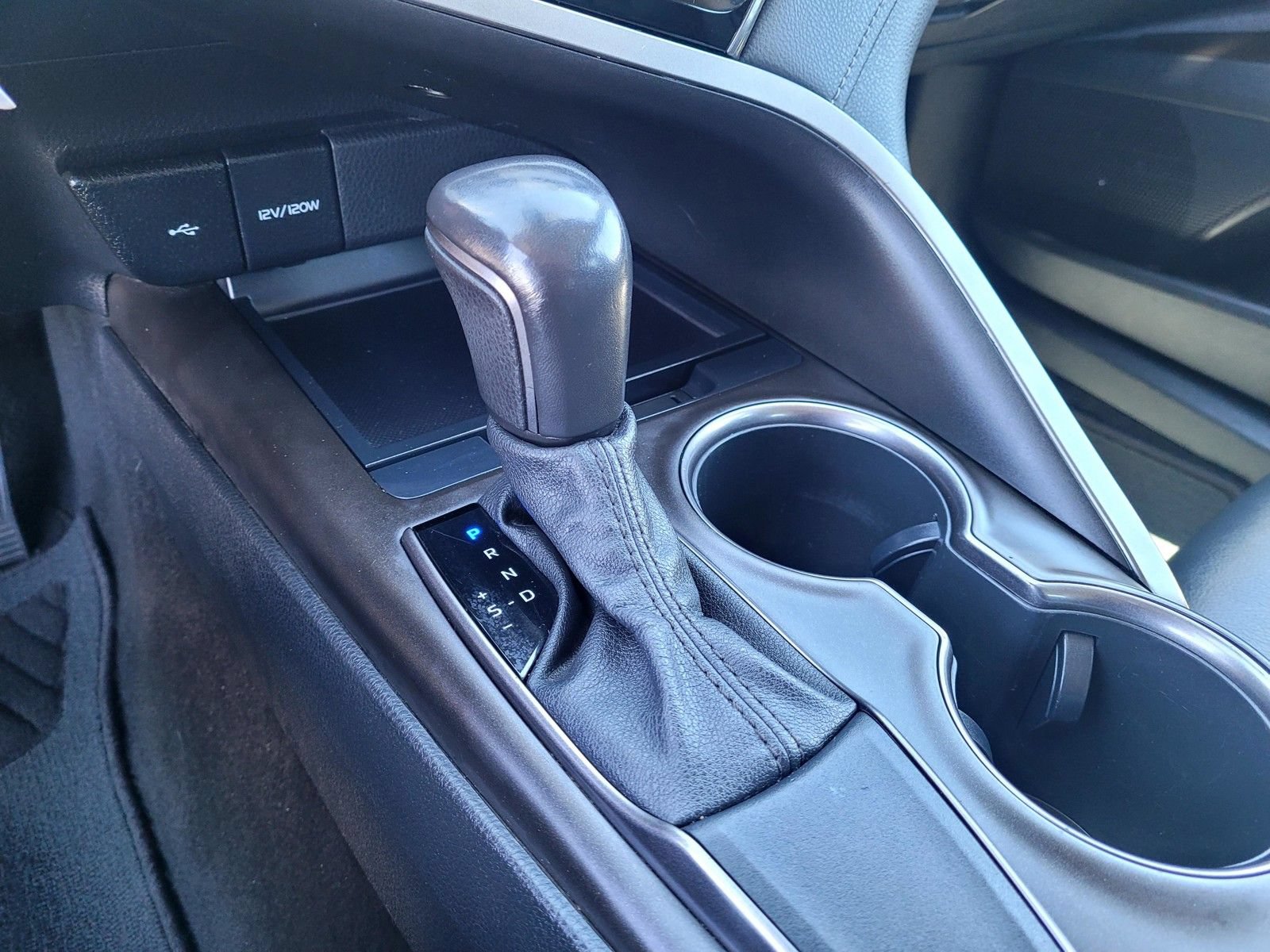 Used 2021 Toyota Camry SE FWD image 23