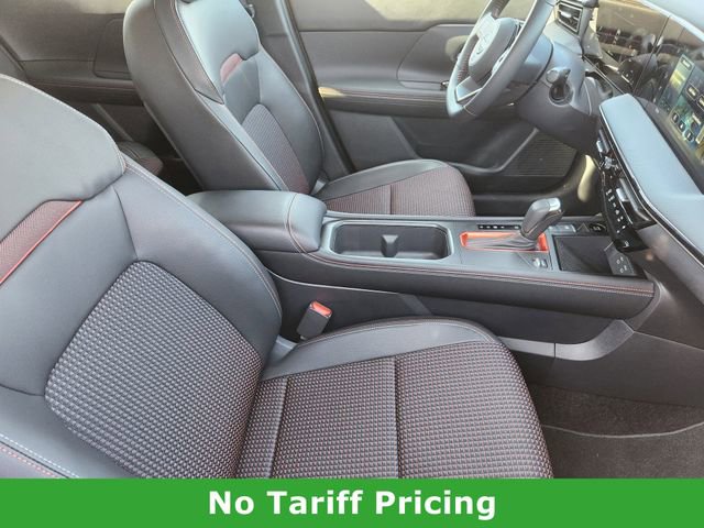 Certified 2025 Nissan Kicks SR w/ Illumination Package image 13