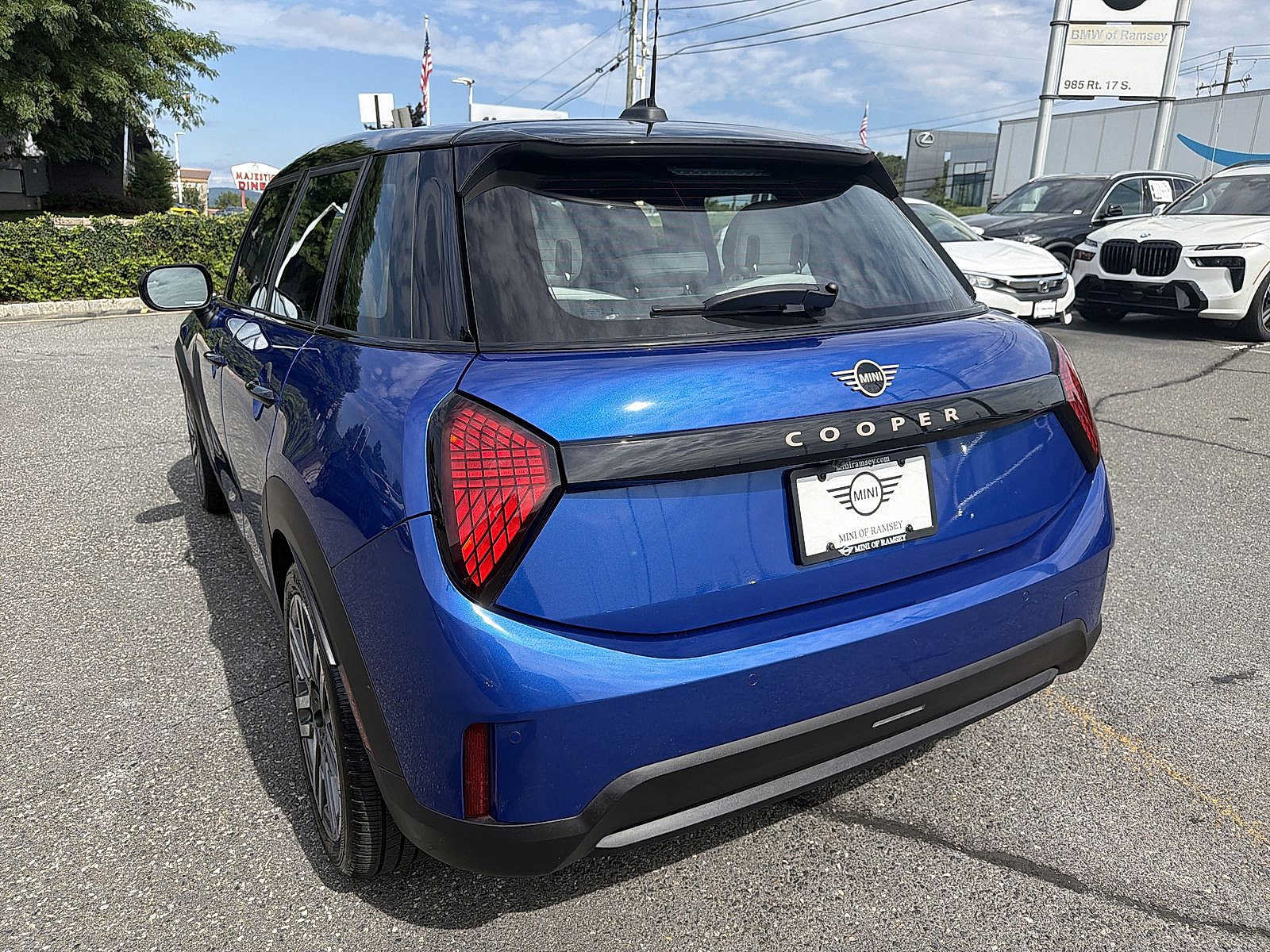 Used 2026 MINI Cooper 4-Door Hardtop FWD image 12