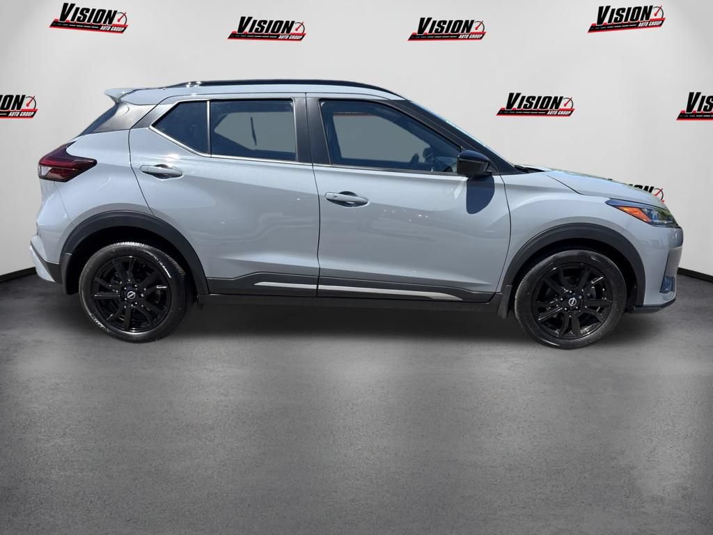 Used 2024 Nissan Kicks SR w/ SR Premium Package FWD image 6