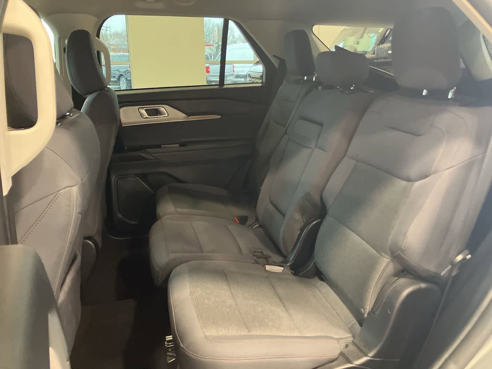 Used 2025 Ford Explorer Active image 23