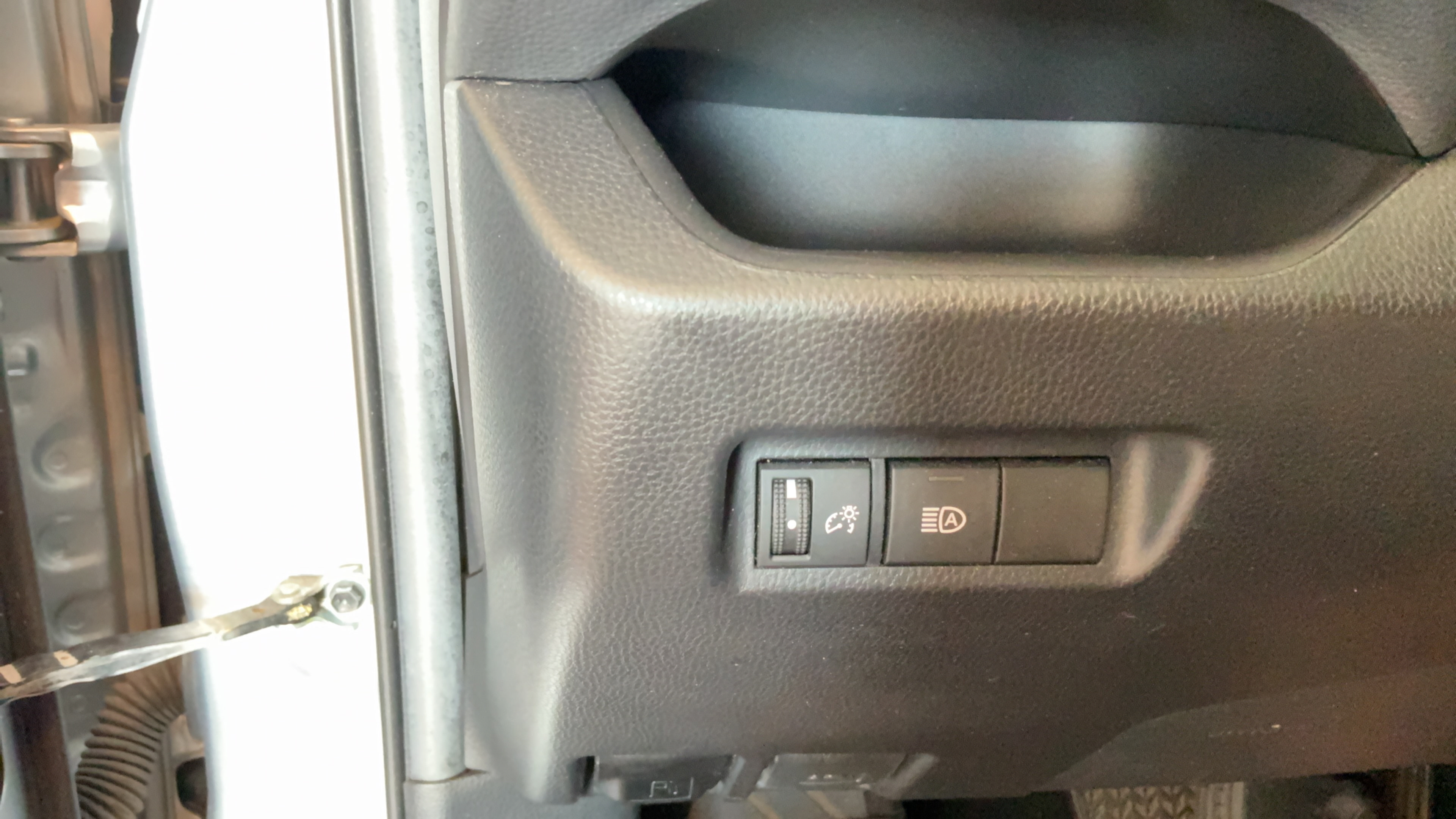 Used 2022 Toyota RAV4 LE AWD/4WD image 24