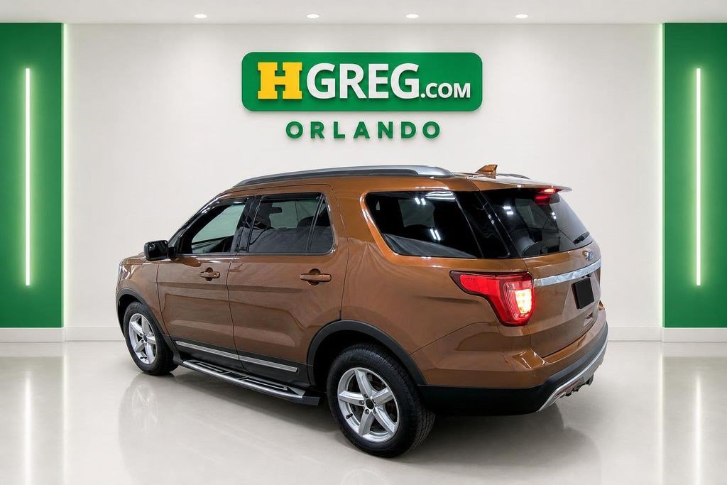 Used 2017 Ford Explorer XLT AWD/4WD image 2