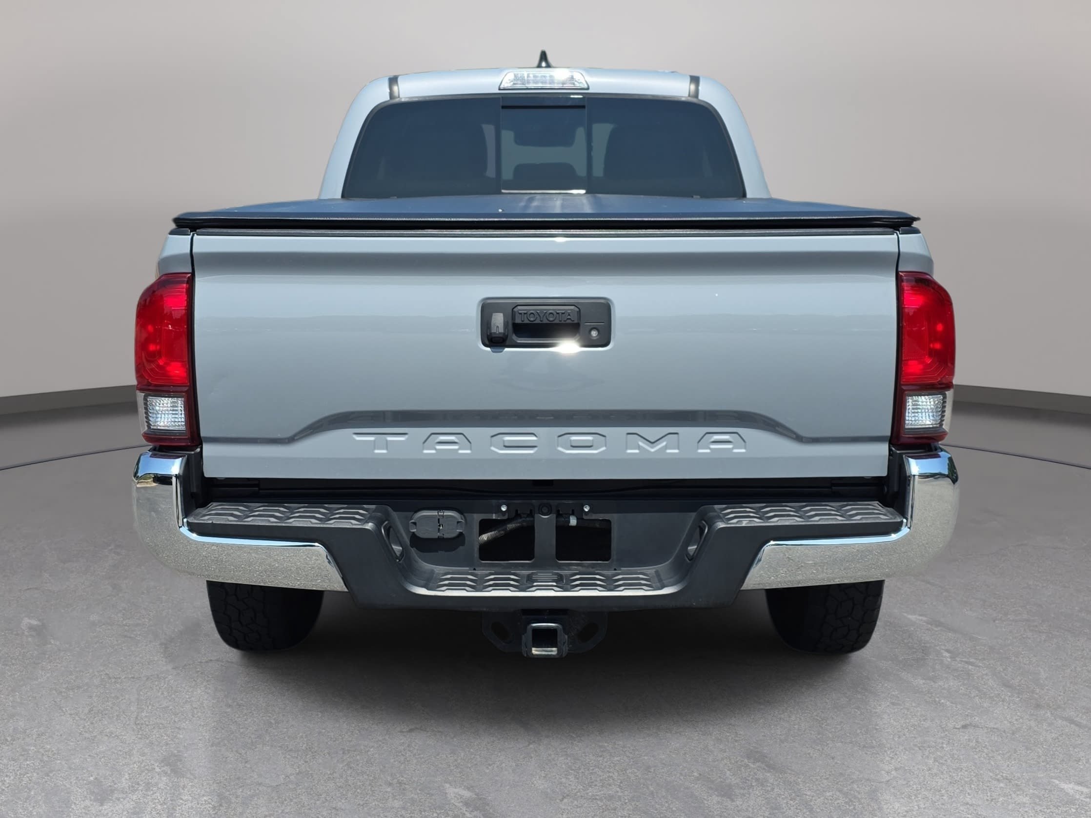 Used 2021 Toyota Tacoma SR5 AWD/4WD image 6