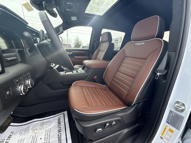 New 2026 GMC Sierra 2500 Denali Ultimate w/ LPO, Black Badging Package image 13