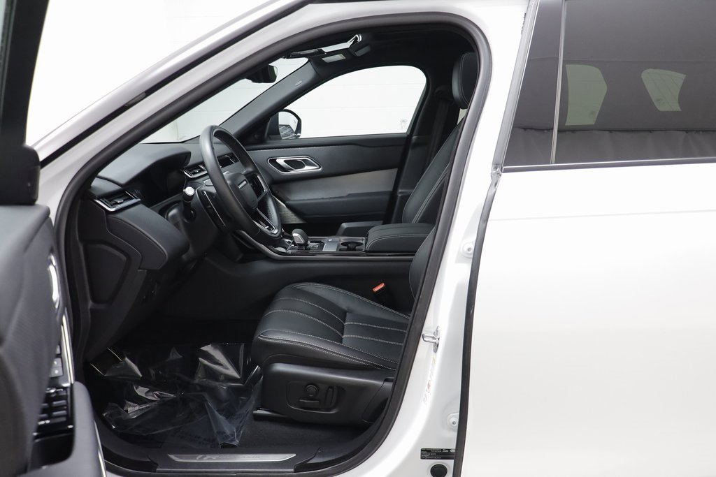 Used 2023 Land Rover Range Rover Velar R-Dynamic S image 5