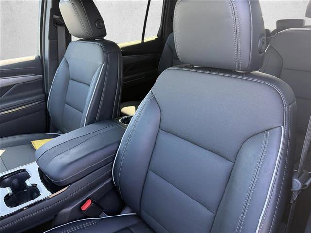 Used 2025 Buick Enclave Preferred image 11