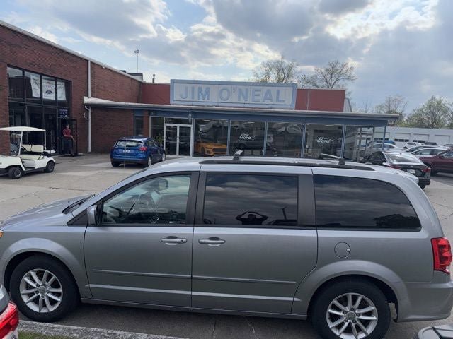 Used 2016 Dodge Grand Caravan SXT FWD image 3