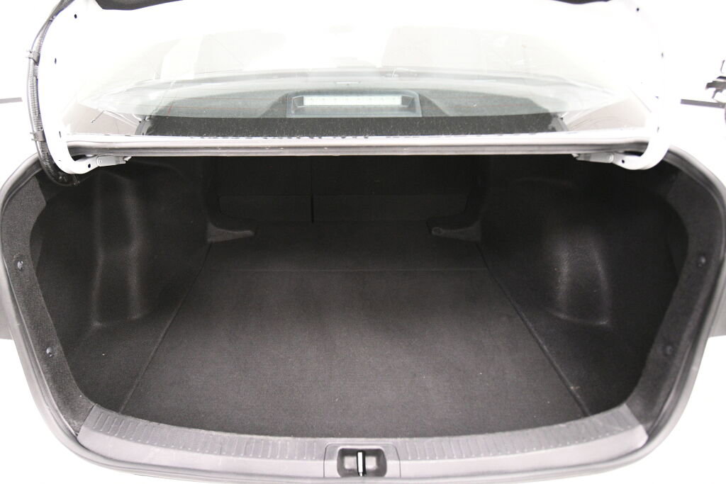 Used 2022 Toyota Corolla LE image 29