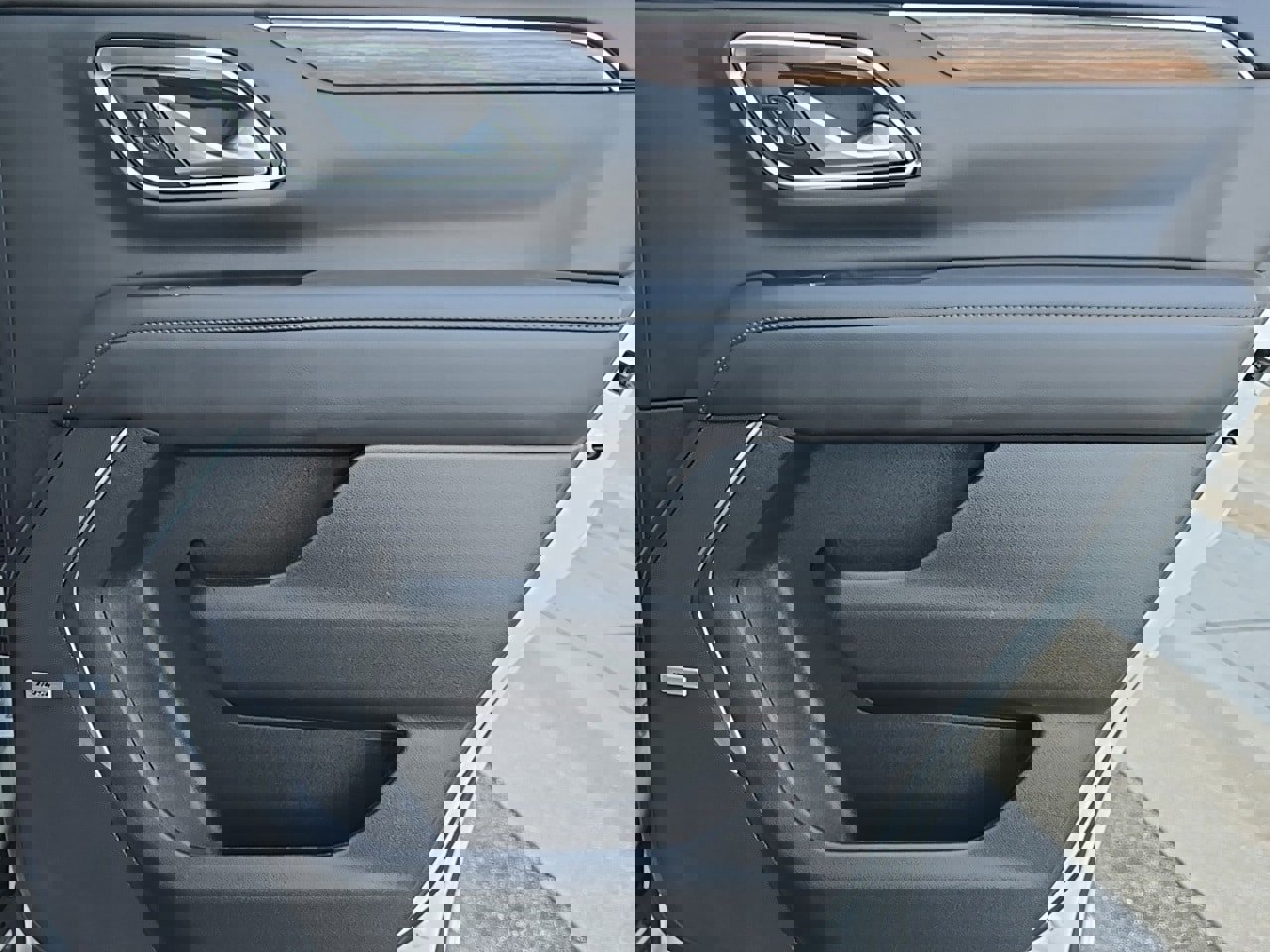 Used 2024 Chevrolet Tahoe High Country w/ Premium Package 2 image 36