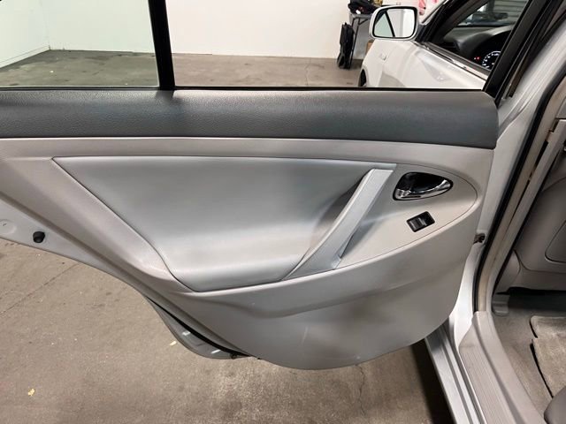 Used 2009 Toyota Camry Base image 18