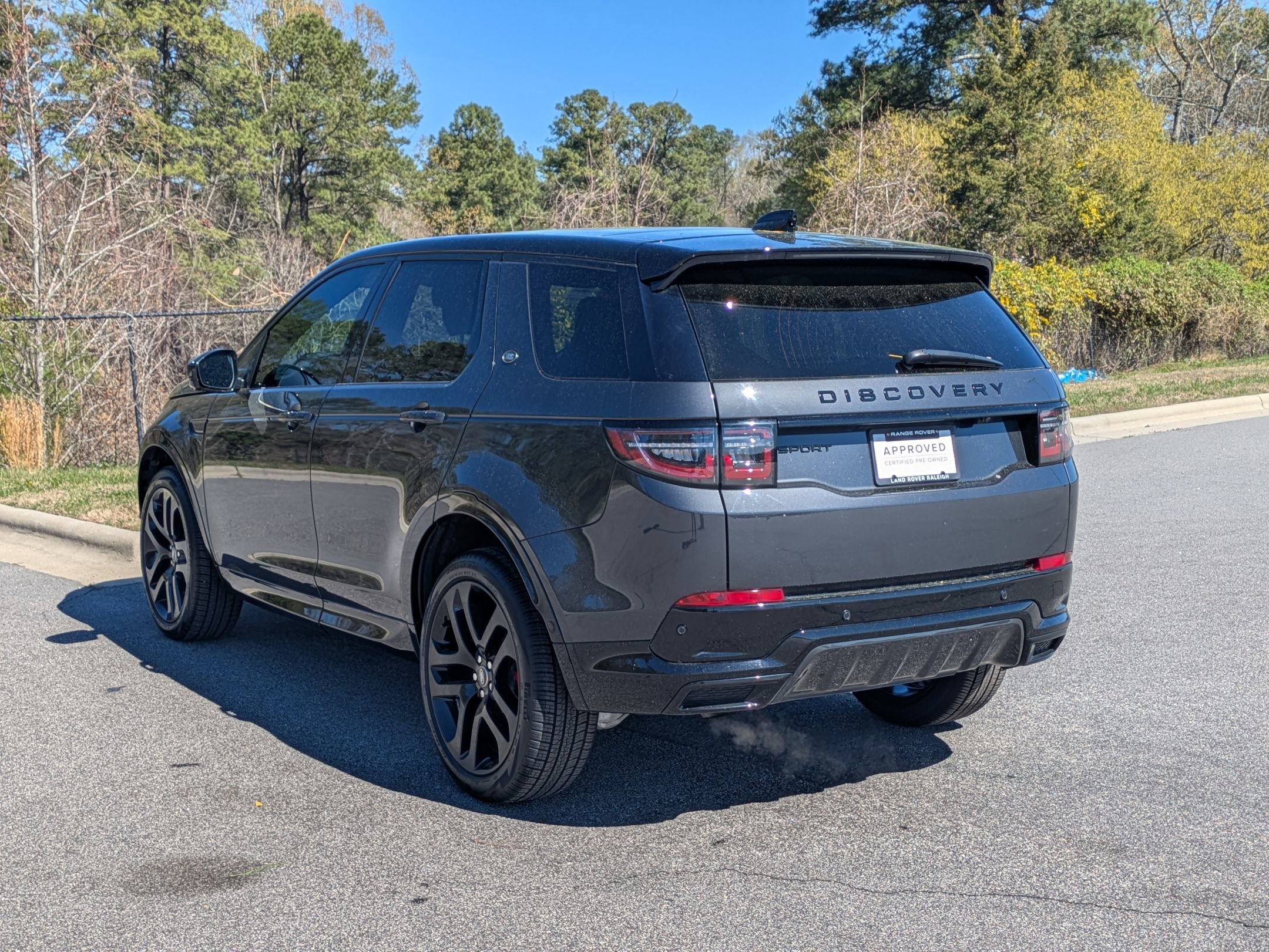 Certified 2025 Land Rover Discovery Sport Dynamic SE image 7