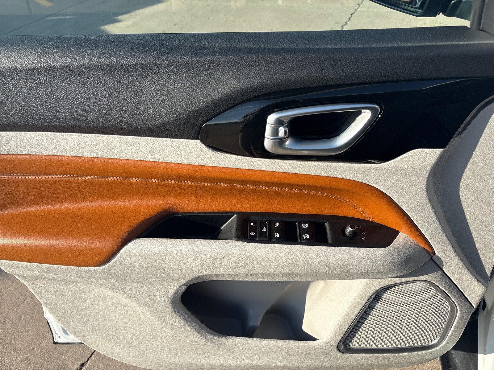 Used 2023 Jeep Compass Limited w/ Elite Group image 12