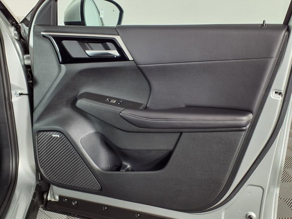 New 2025 Mitsubishi Outlander SE image 8