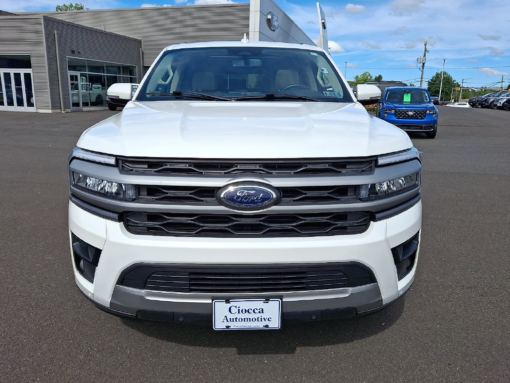 Used 2024 Ford Expedition XLT AWD/4WD image 5