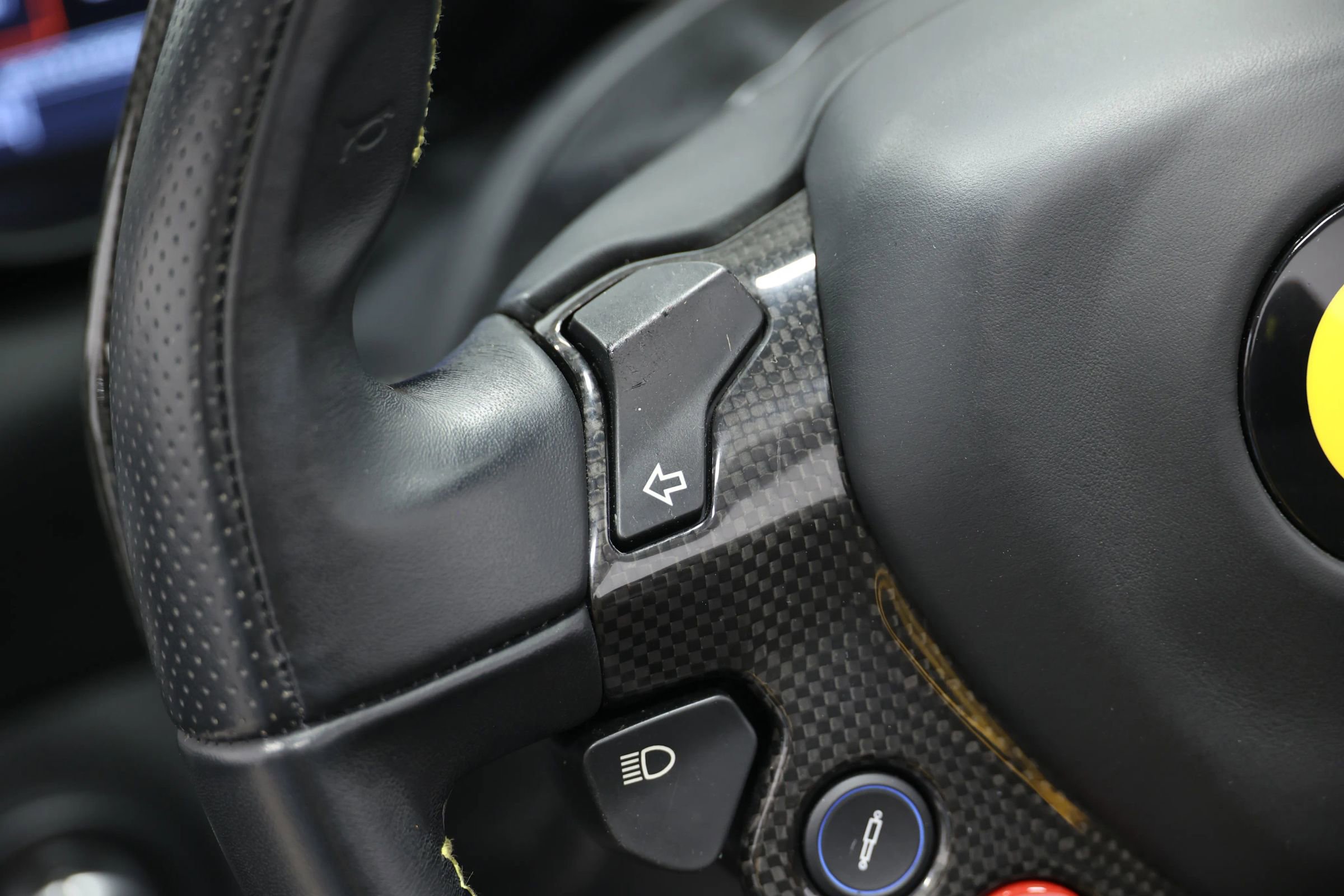 Used 2015 Ferrari California T image 29